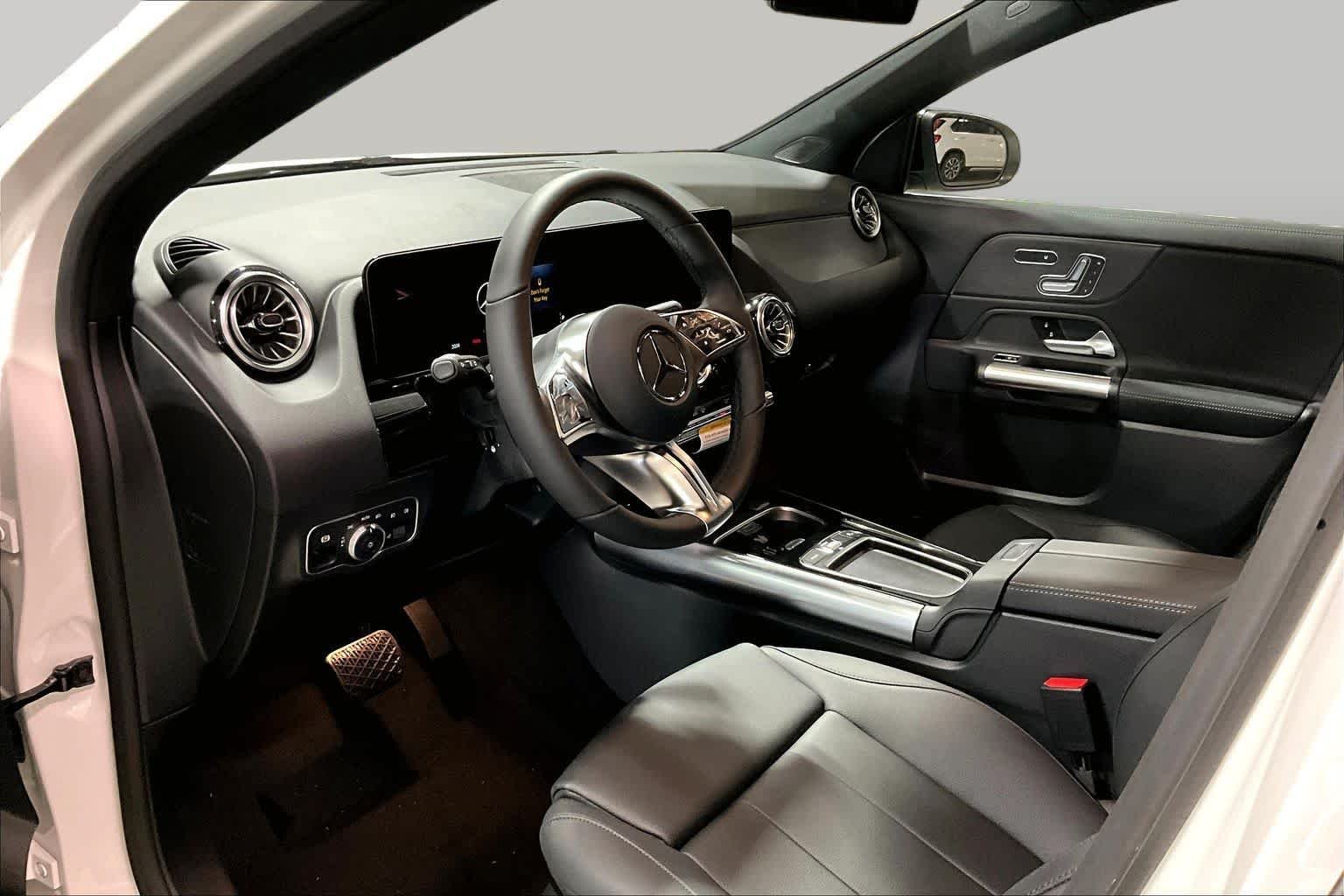 New 2026 Polar White Mercedes-Benz GLA 250 image 10