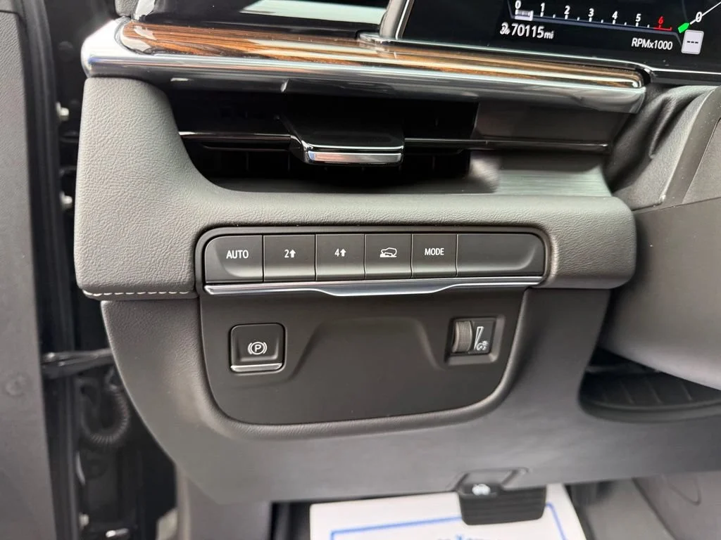 Used 2021 BLACK RAVEN Cadillac Premium Luxury image 19