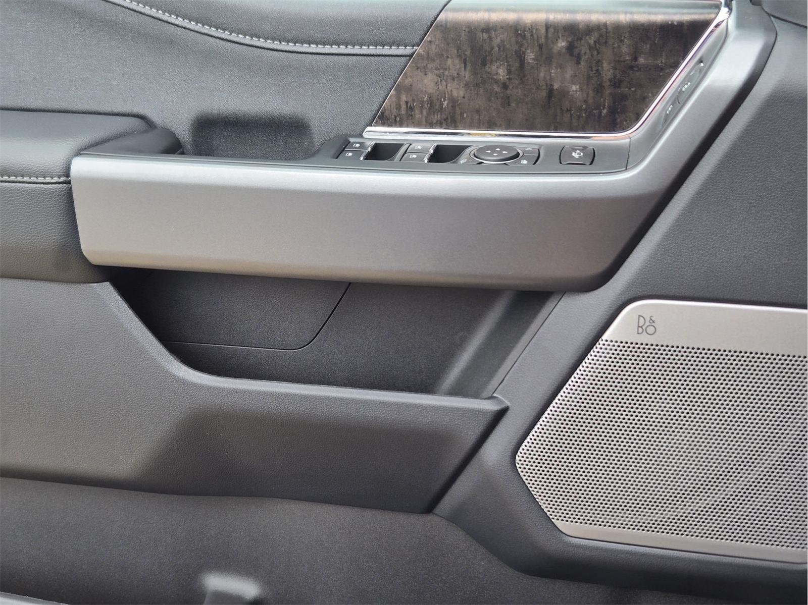New 2026 Carbonized Gray Metallic FORD F-250® Lariat® image 15