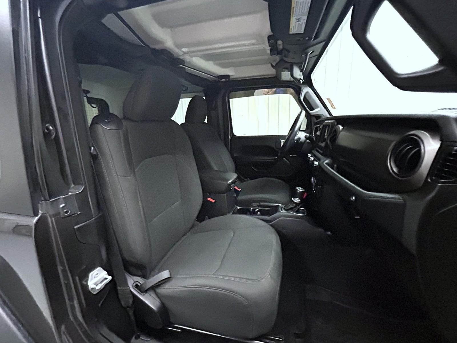 Used 2020 Gray Jeep Sport S image 15