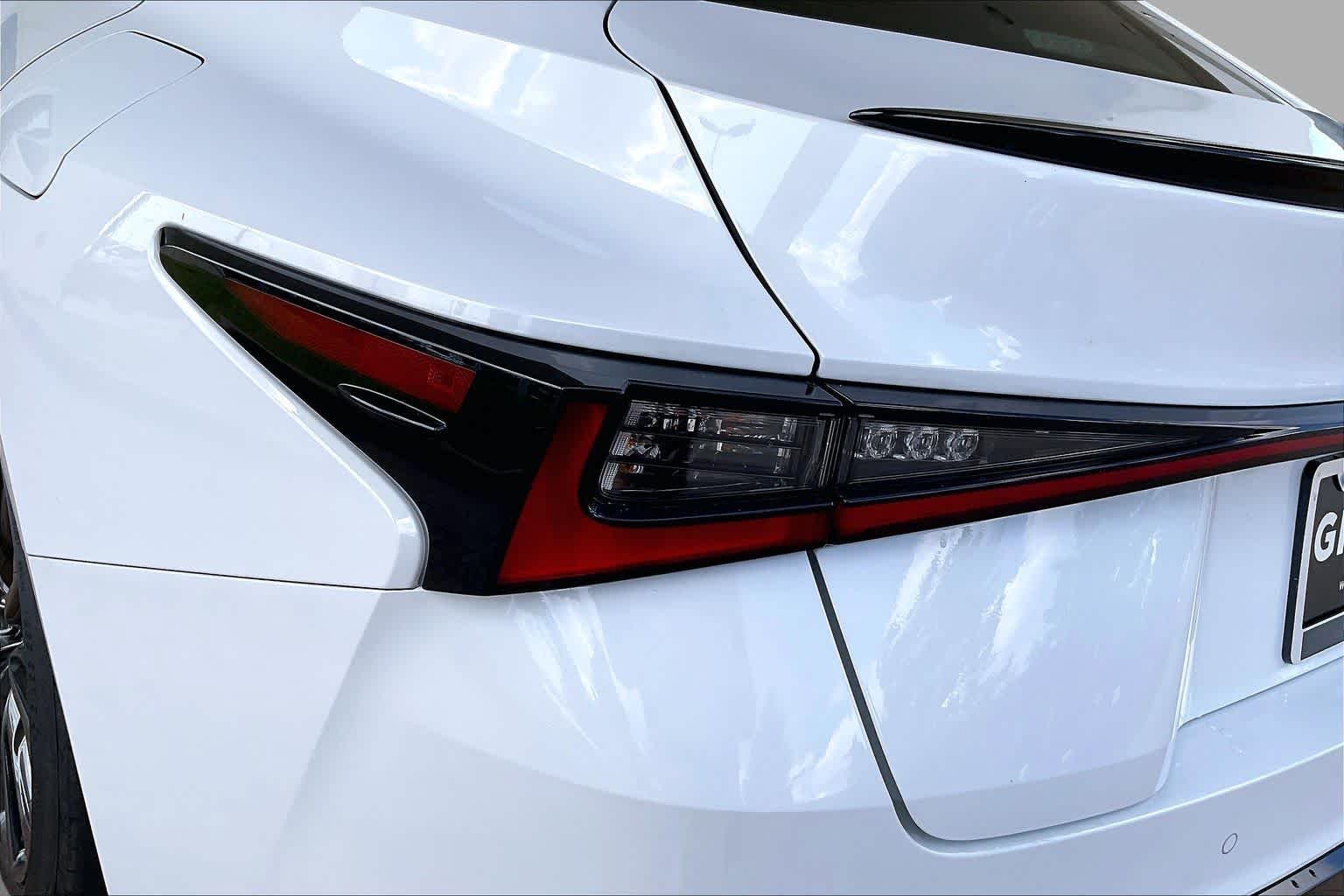 Used 2025 Ultra White Lexus F SPORT image 27