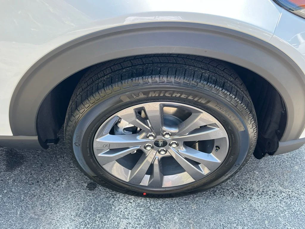 New 2026 Star White Metallic Tri-Coat Ford Active image 6