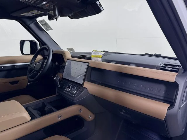 New 2026 Fuji White Land Rover S image 32
