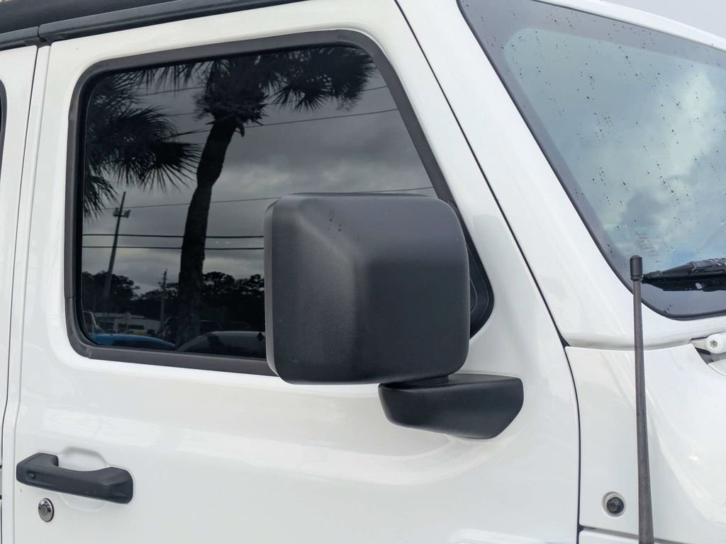 Used 2022 White Jeep Unlimited Willys image 10
