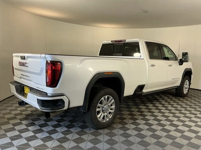 Used 2022 White GMC Denali image 4