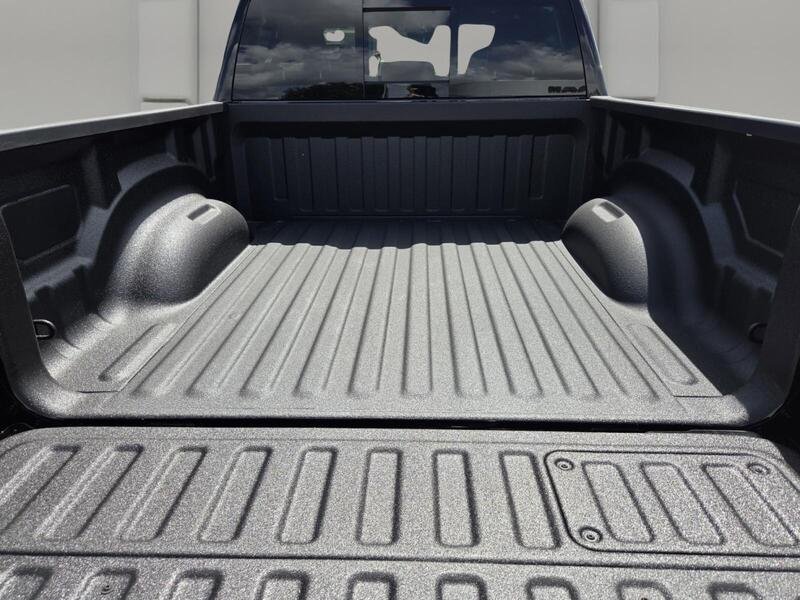 New 2026 Diamond Black Crystal Pearl-Coat Exterior Paint RAM RHO 4X4 CREW CAB 5
