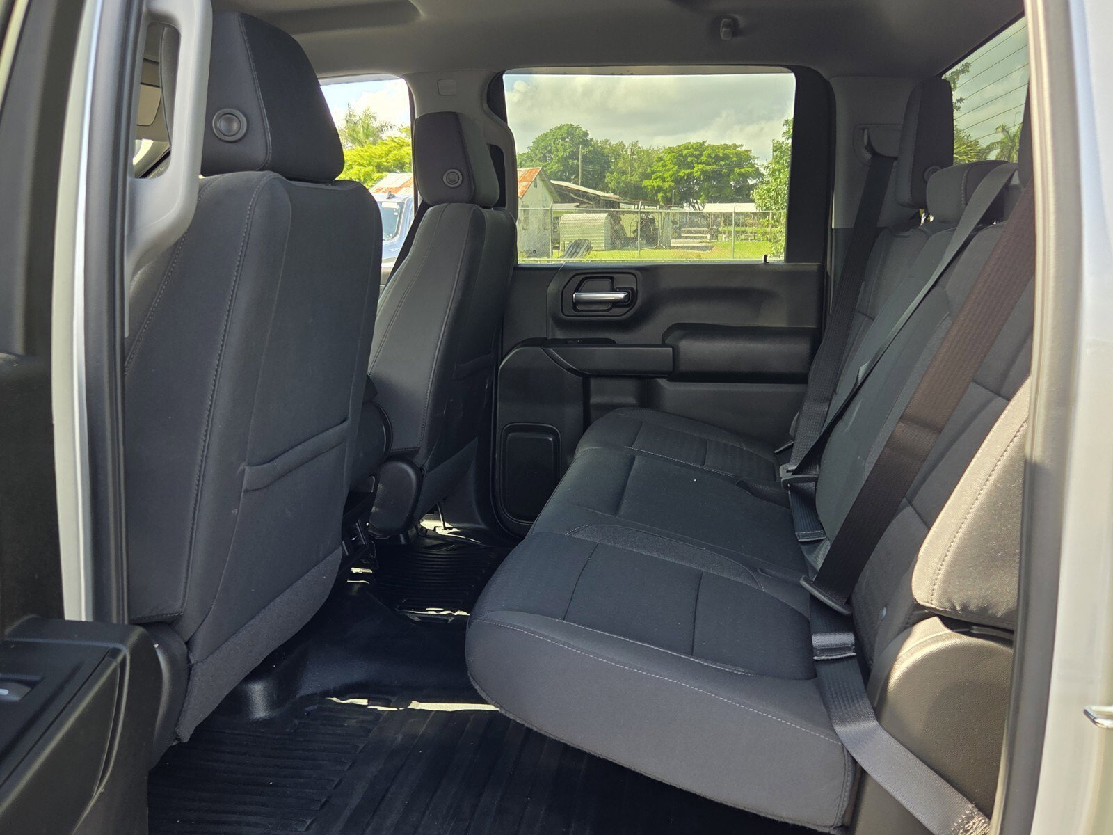 Used 2022 Silver Ice Metallic Chevrolet LT image 10