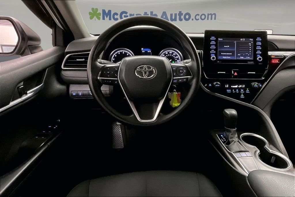 Used 2022 White Toyota LE image 7