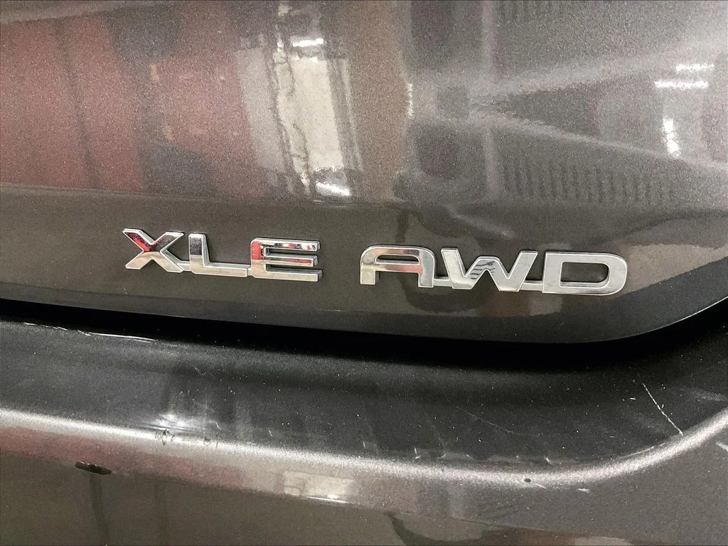 Used 2022 Gray Toyota XLE image 11