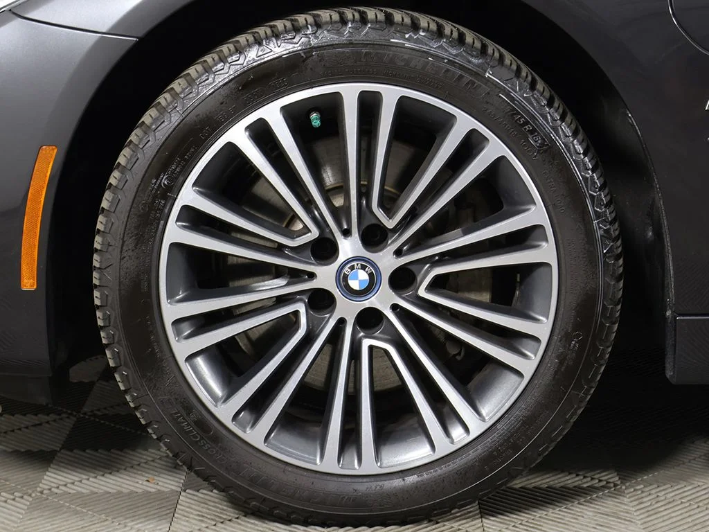 Used 2018 Dark Graphite BMW 530e xDrive iPerformance image 24
