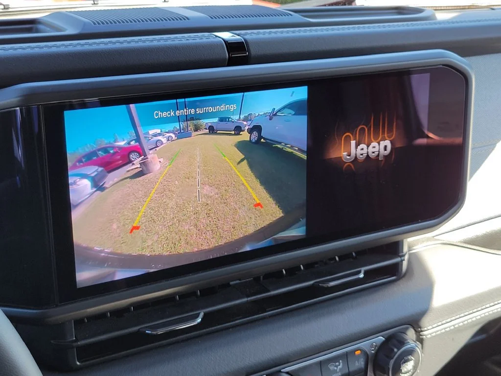 Used 2025 Red Jeep Sahara image 25