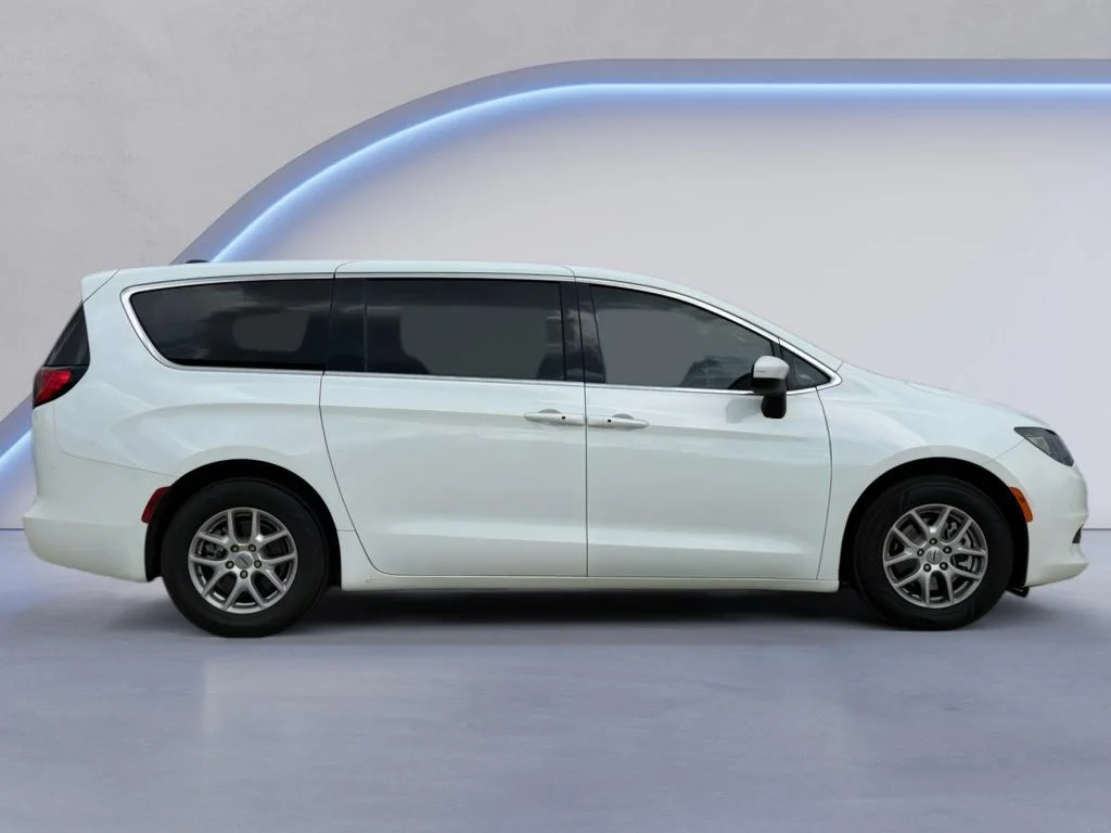 Used 2023 Bright White Clearcoat Chrysler LX image 7