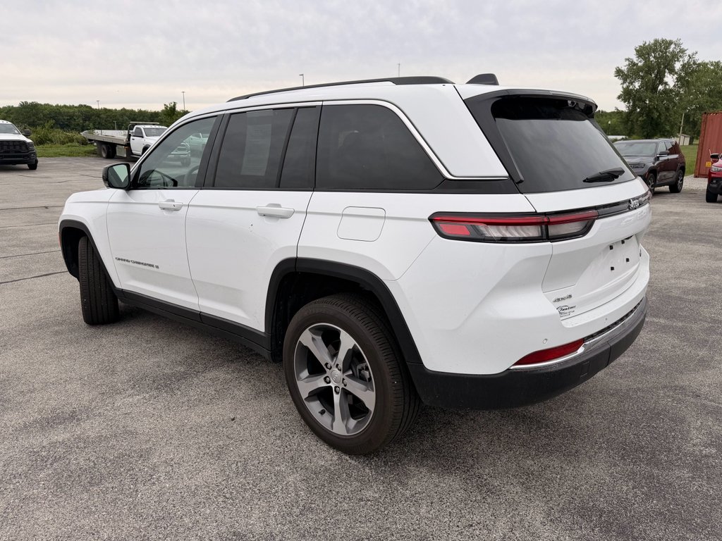 Used 2023 Bright White Clearcoat Jeep Limited image 4