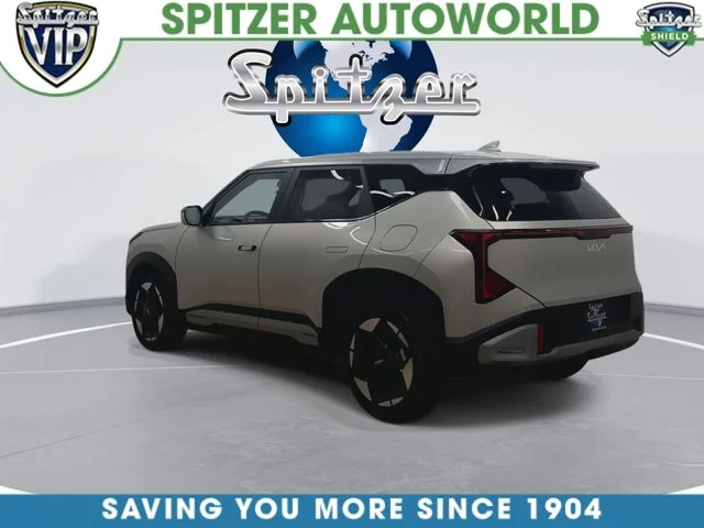 New 2027 Ivory Silver Kia S image 7