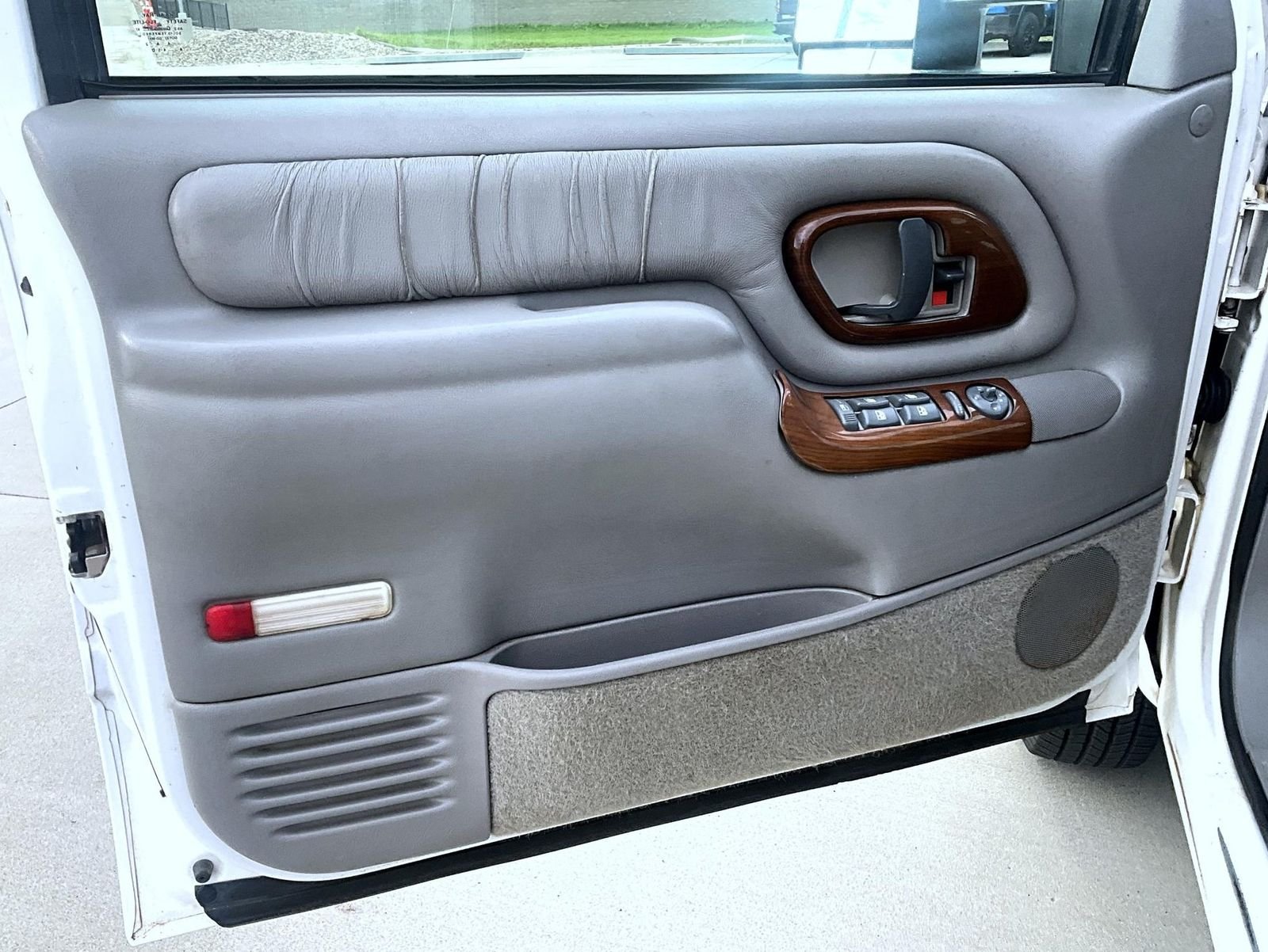 Used 1997 White Chevrolet Base image 9