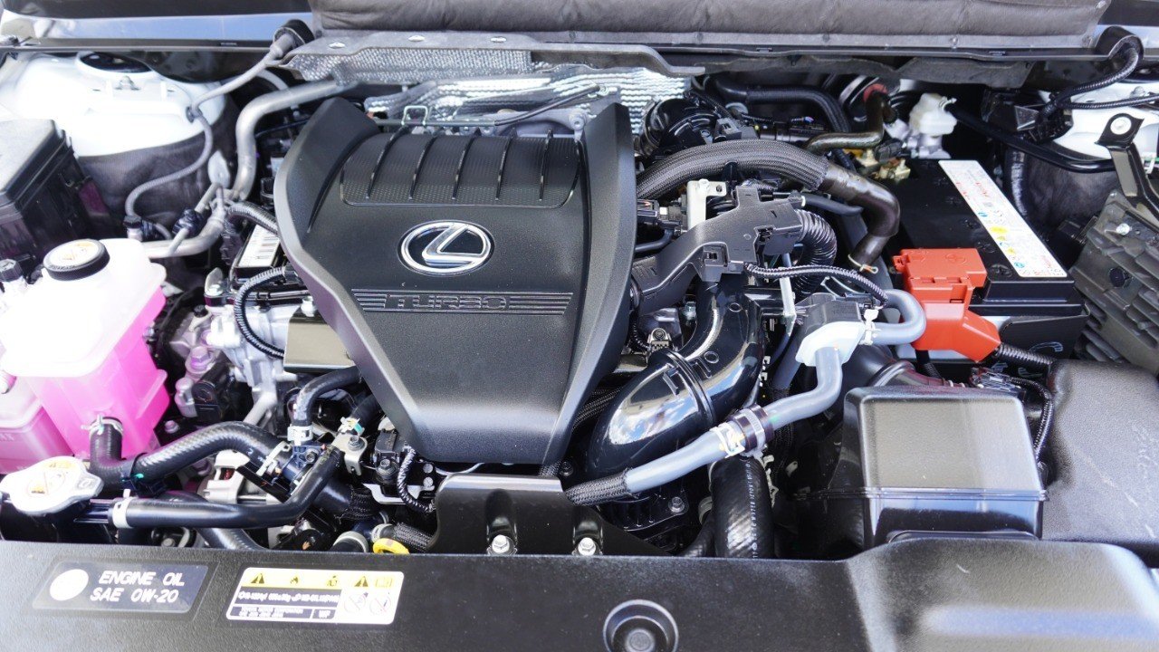 Certified Used 2025 EMINENT WHITE PEARL Lexus RX 350 Premium Plus image 35