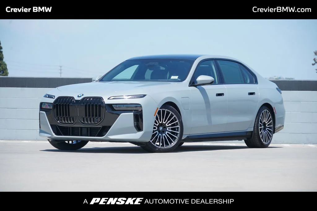 2026 BMW 7 Series 750e xDrive Sedan's photo