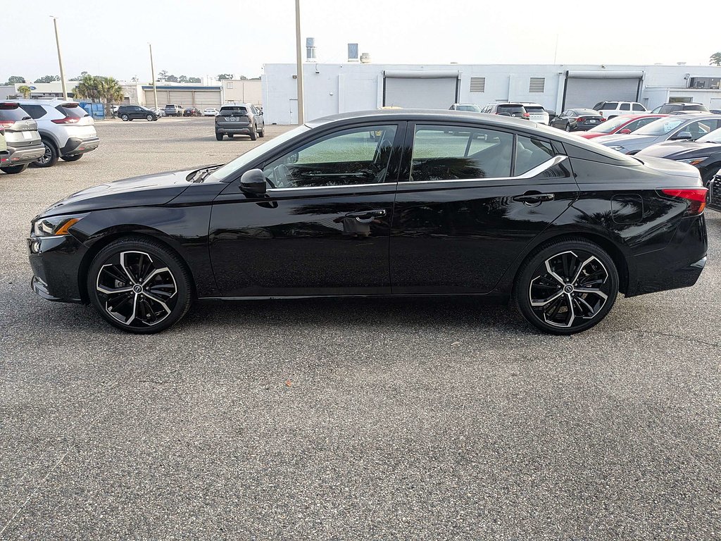 Used 2025  Nissan 2.5 SR image 7