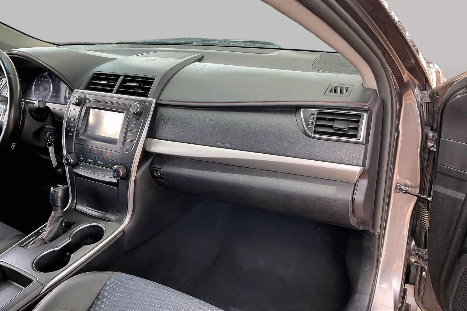 Used 2015 Predawn Gray Mica Toyota SE image 15