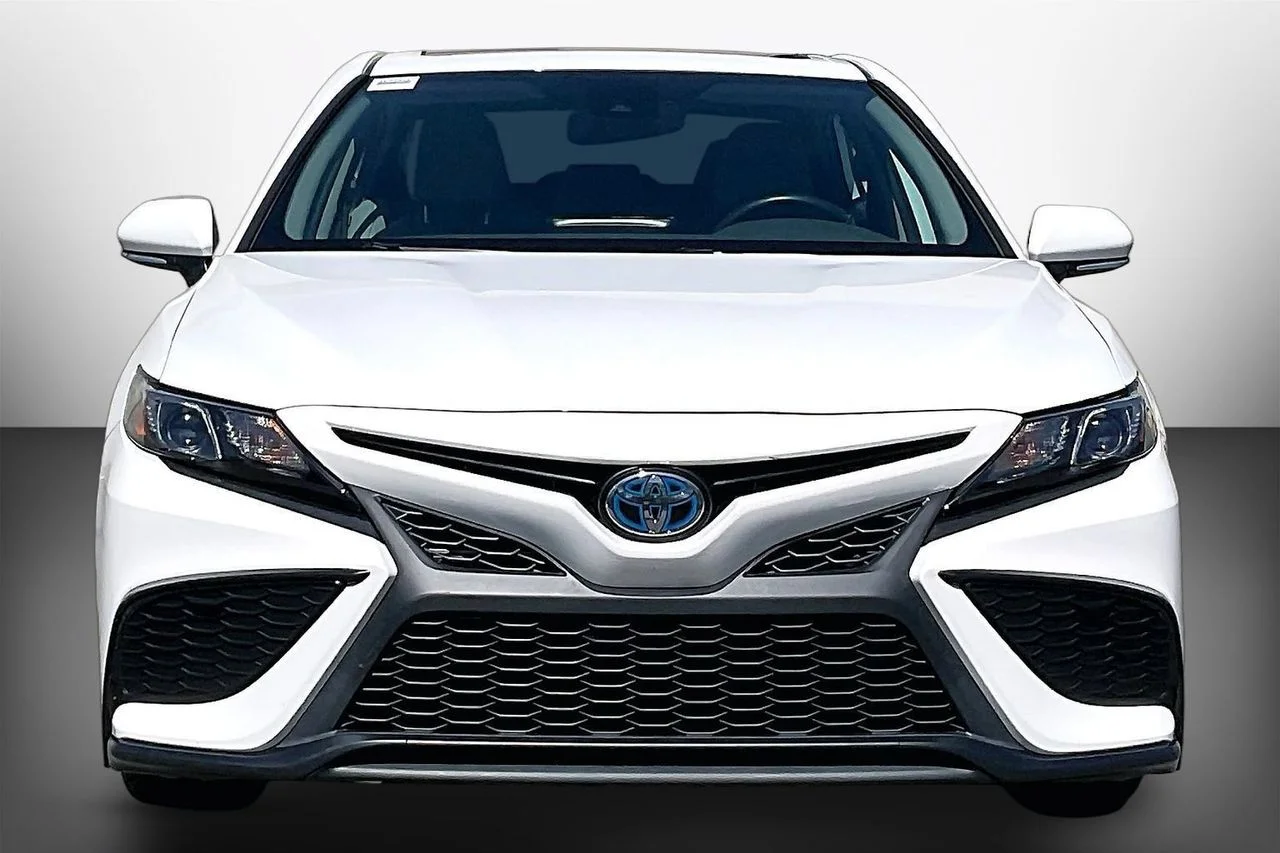 Used 2024 White Toyota SE image 3