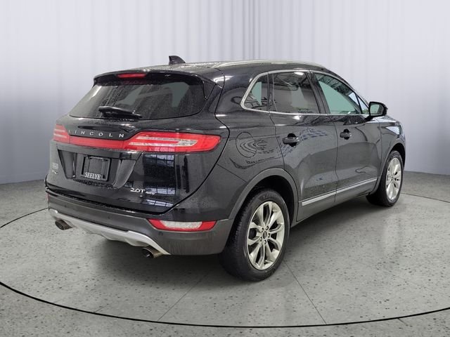 Used 2018  Lincoln Select image 2