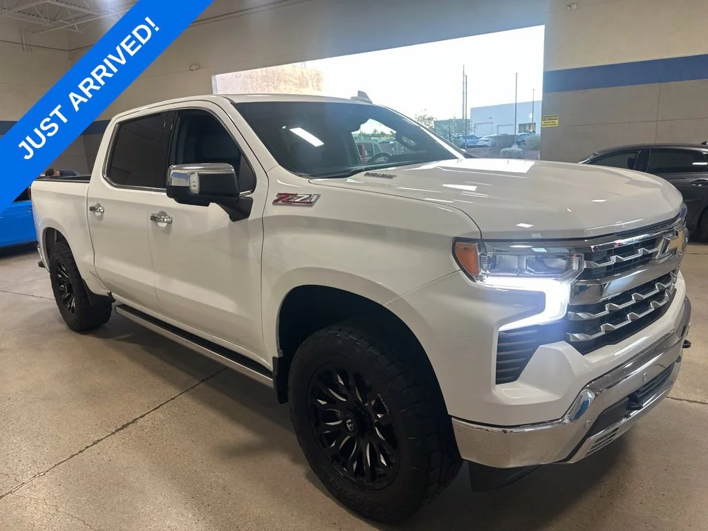 Used 2022 Summit White Chevrolet LTZ image 2