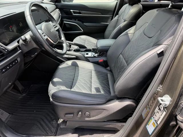 Used 2024 Green Kia EX X-Line image 8