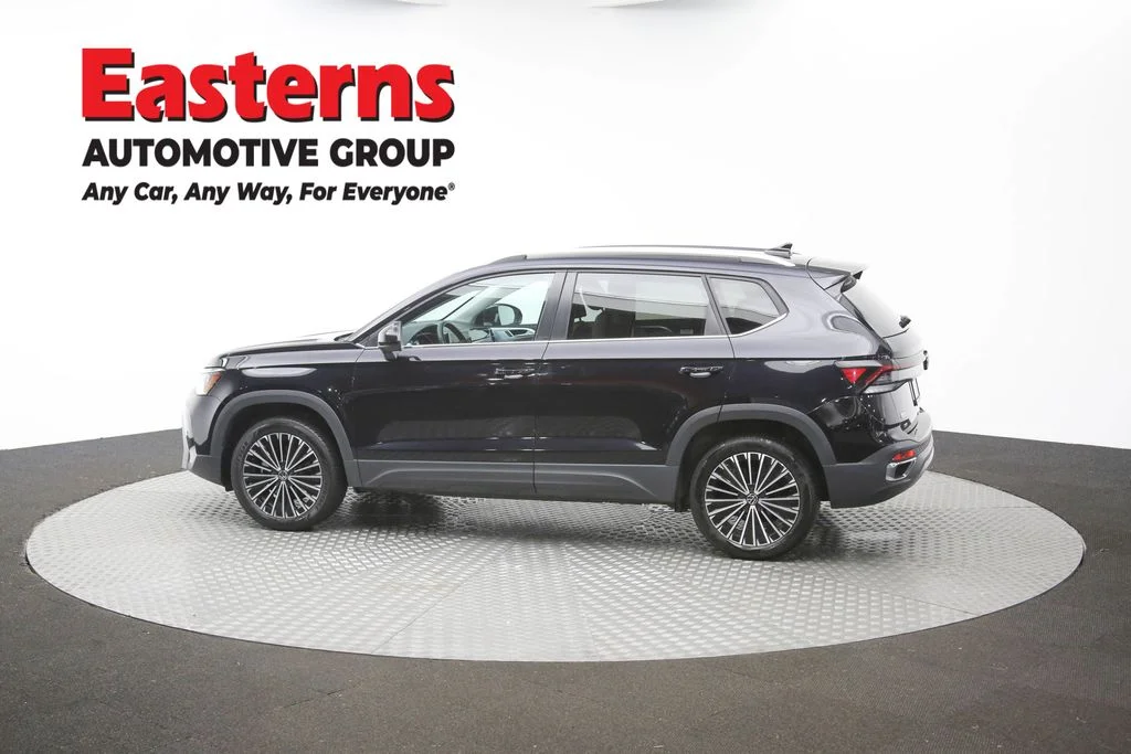 Used 2025 Black Volkswagen 1.5T SE image 56