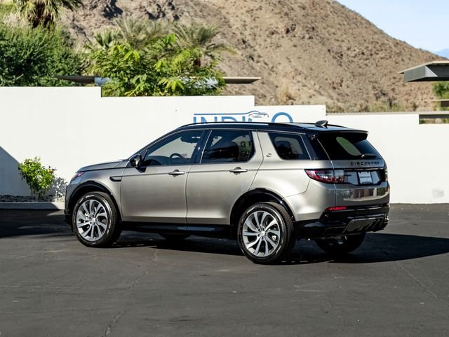 New 2024 Silicon Silver Land Rover SE image 9