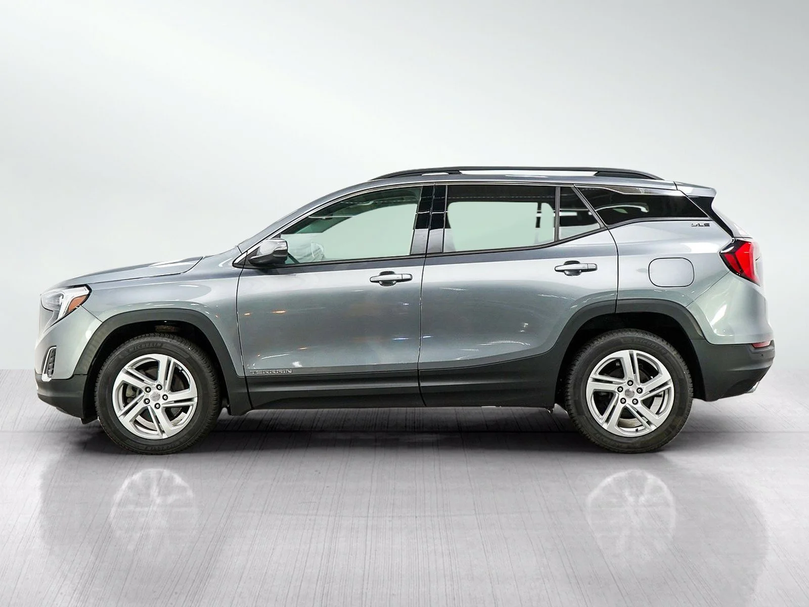 Used 2018 GMC Terrain SLE with VIN 3GKALTEX8JL363660 for sale in Bloomington, Minnesota