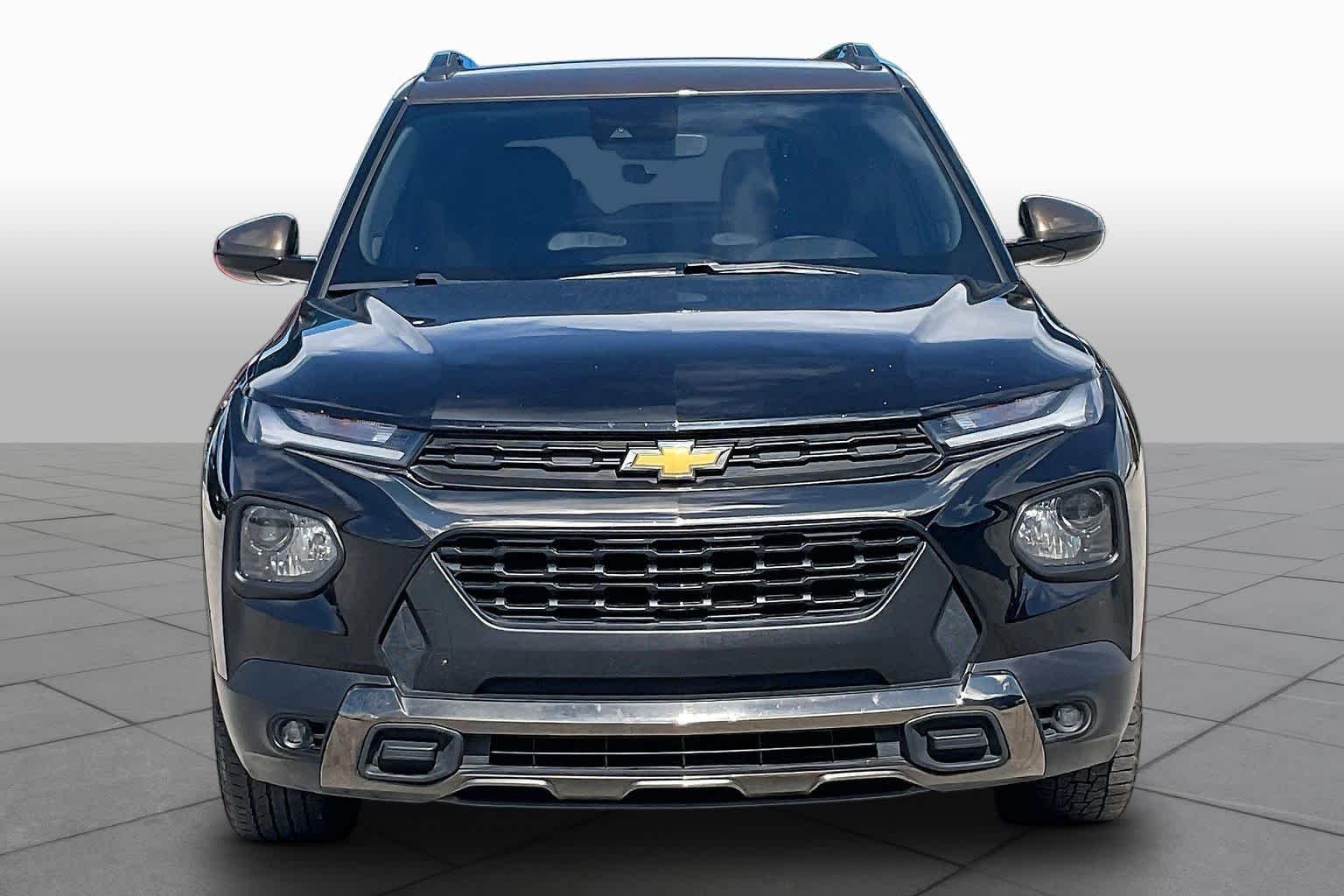 Used 2022 Mosaic Black Metallic Chevrolet ACTIV image 4