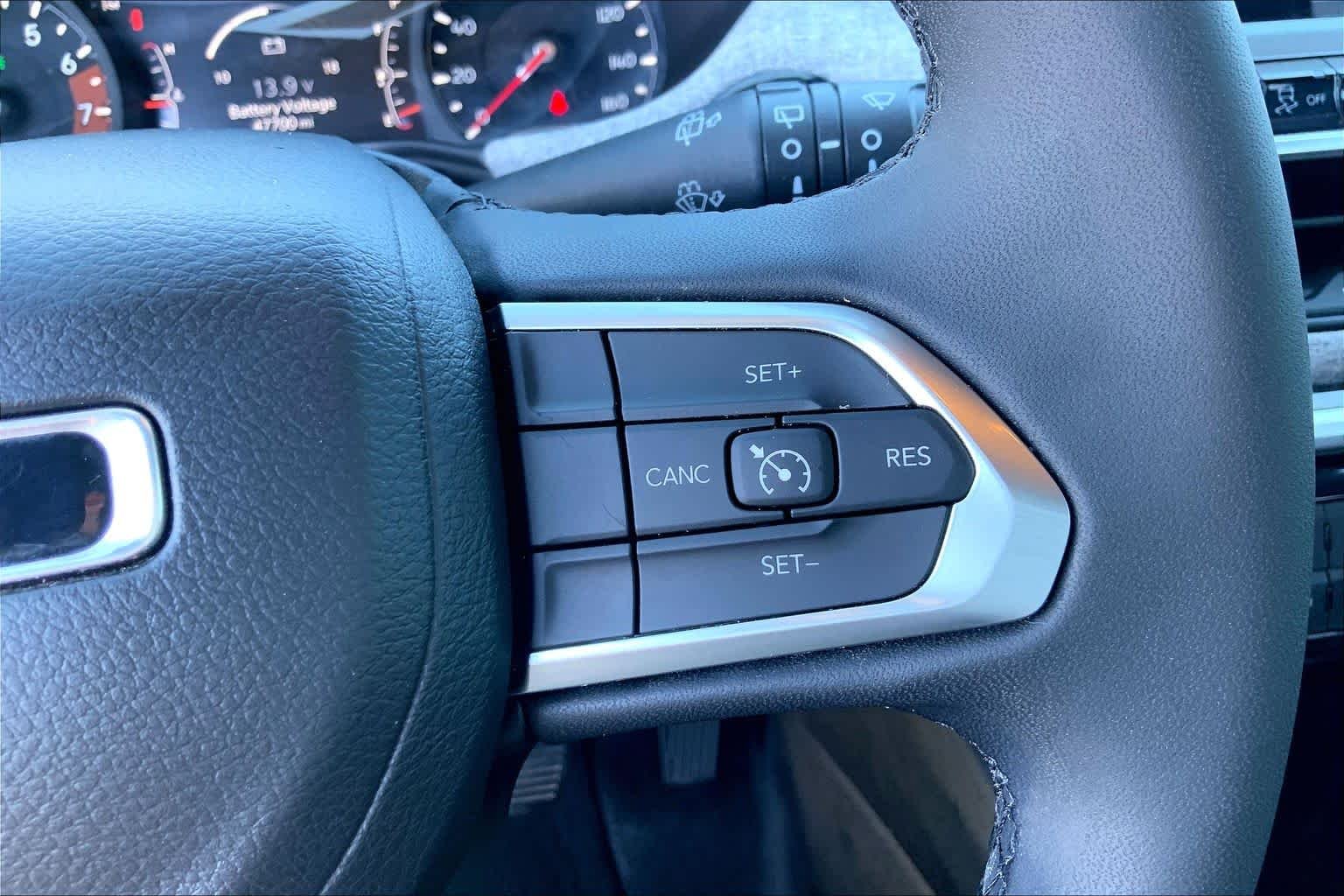 Certified Used 2023 Bright White Clearcoat Jeep Latitude image 25