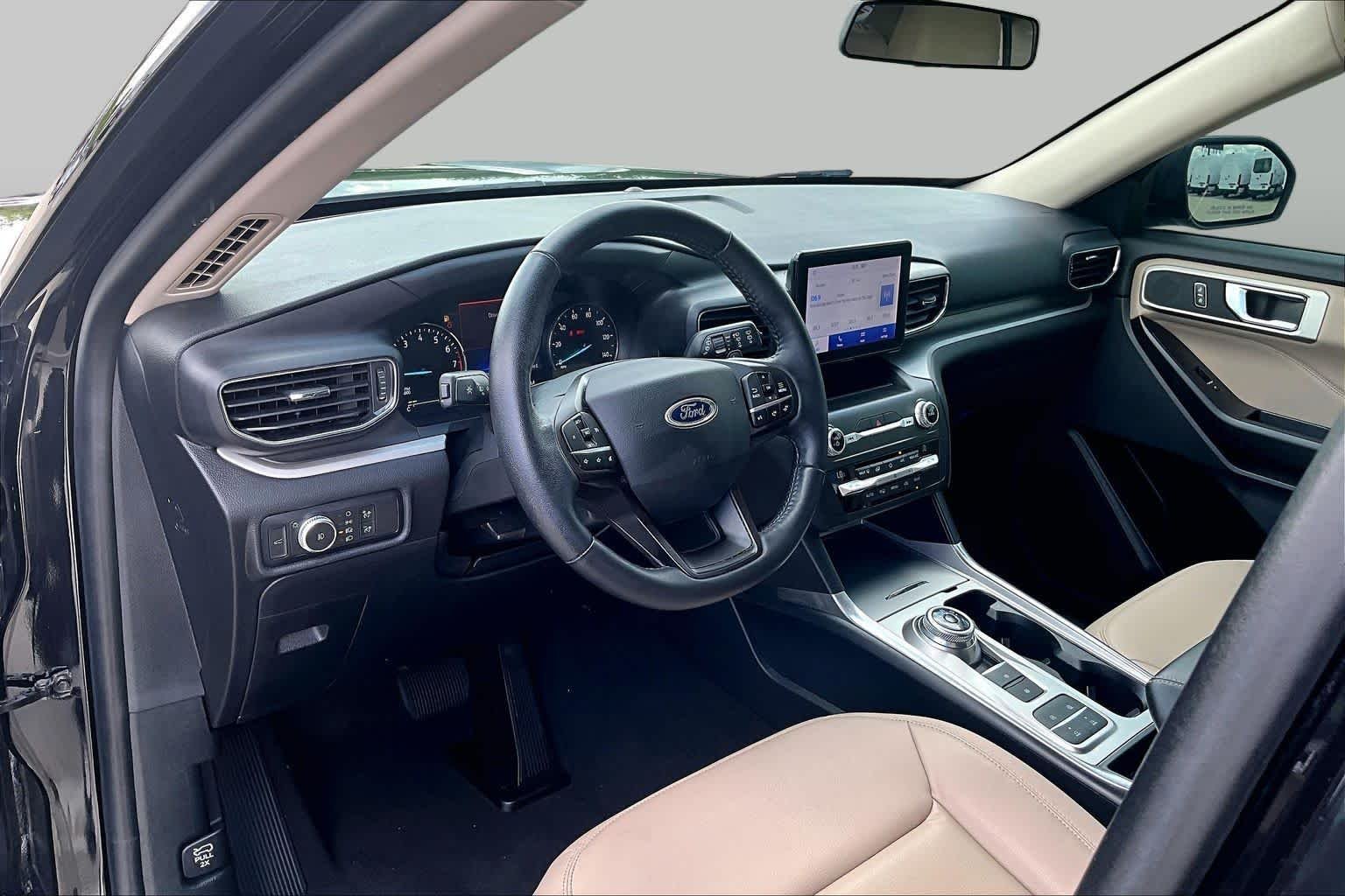 Used 2020 Agate Black Metallic Ford XLT image 15