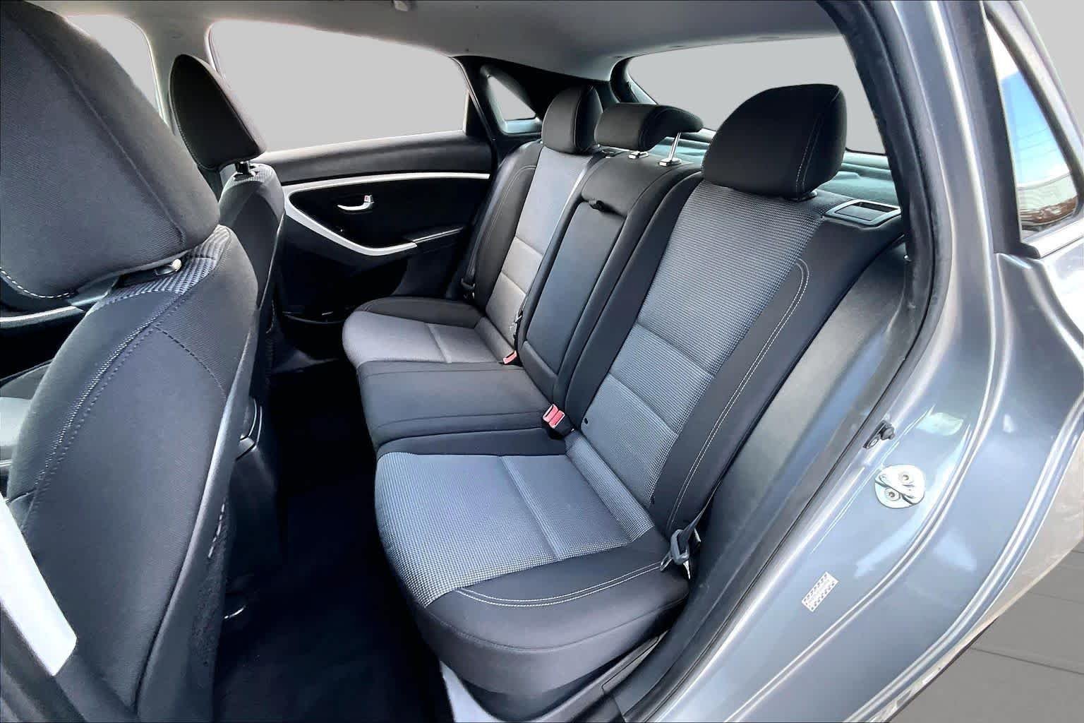 Used 2016 Titanium Gray Metallic Hyundai  image 21