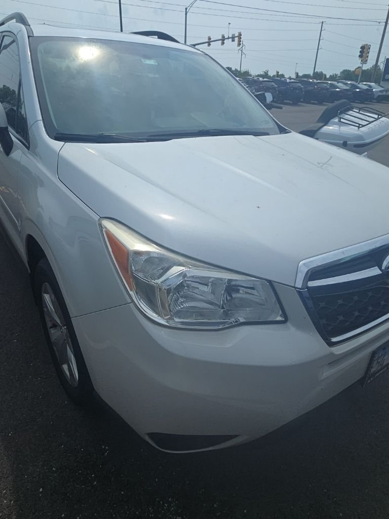 Used 2015 Satin White Pearl Subaru 2.5i Premium image 19