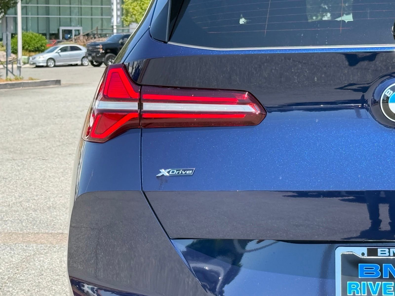 New 2026 Tanzanite Blue II Metallic BMW 30 xDrive image 15