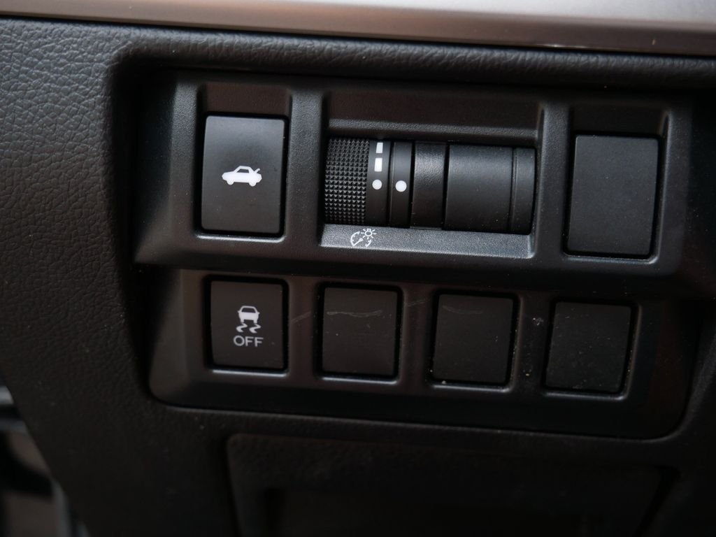 Used 2015 Black Subaru 2.5i image 16