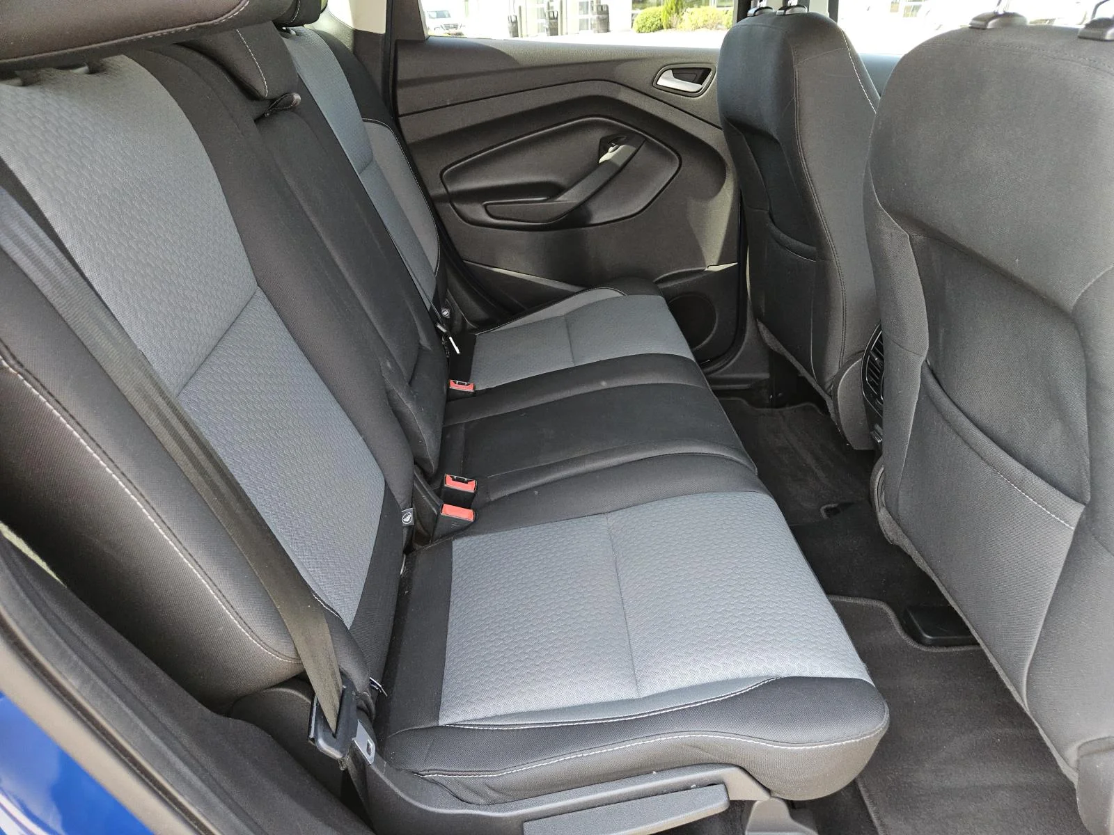 Used 2017 Lightning Blue Metallic Ford SE FWD image 32