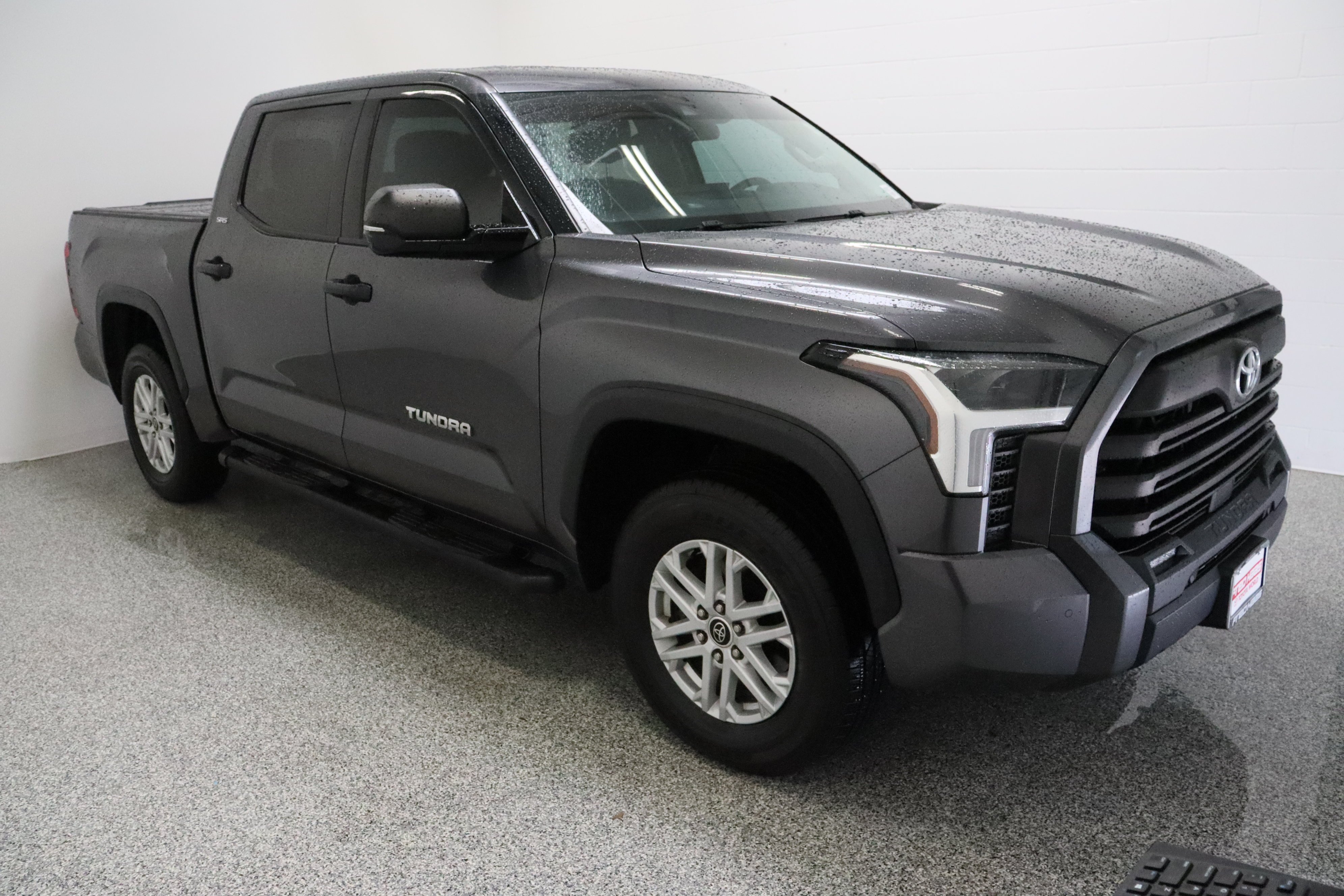 Used 2022 Magnetic Gray Metallic Toyota SR5 3.4T image 4