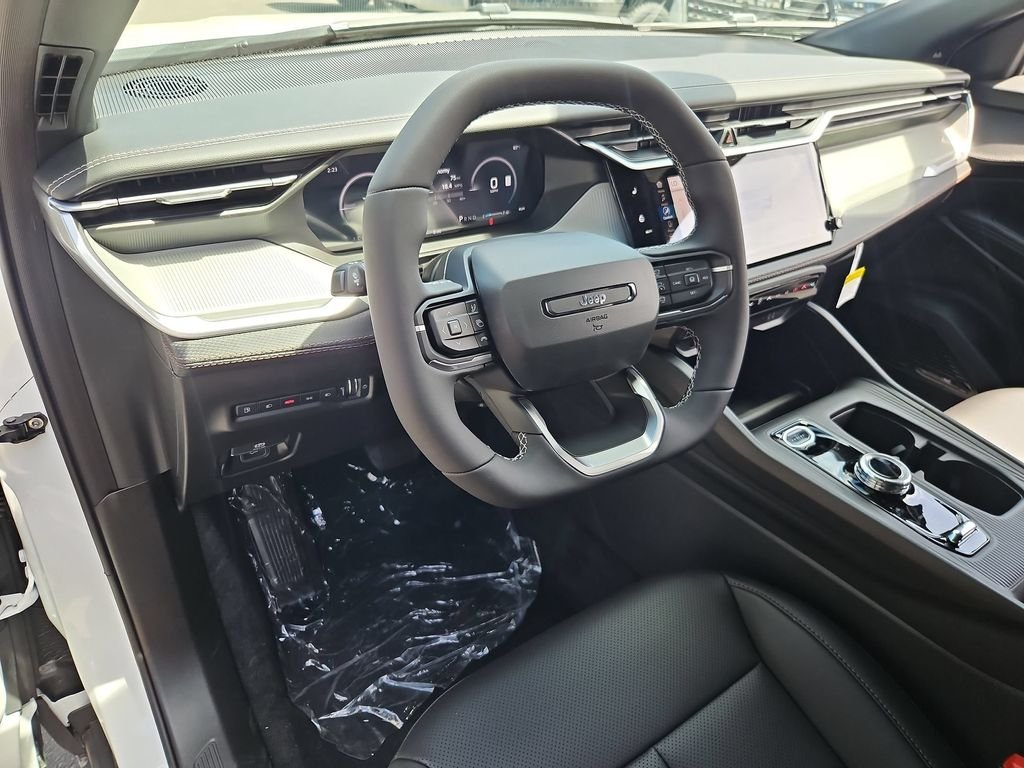 New 2026 Bright White Clear-Coat Exterior Paint Jeep Limited image 13