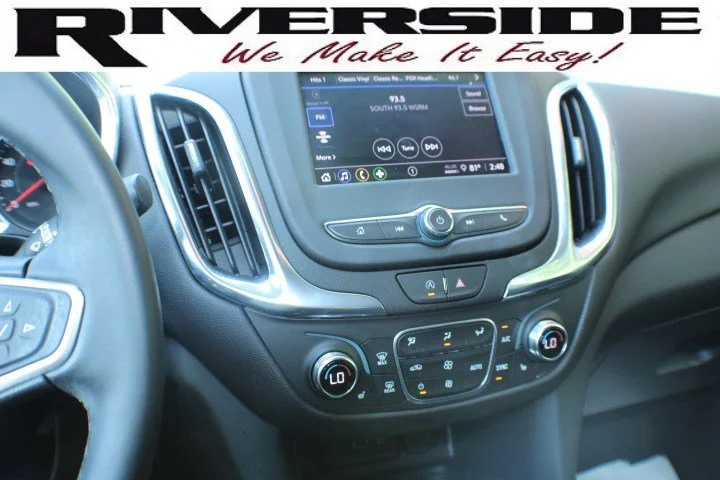 Used 2024 Lakeshore Blue Metallic Chevrolet LT image 10