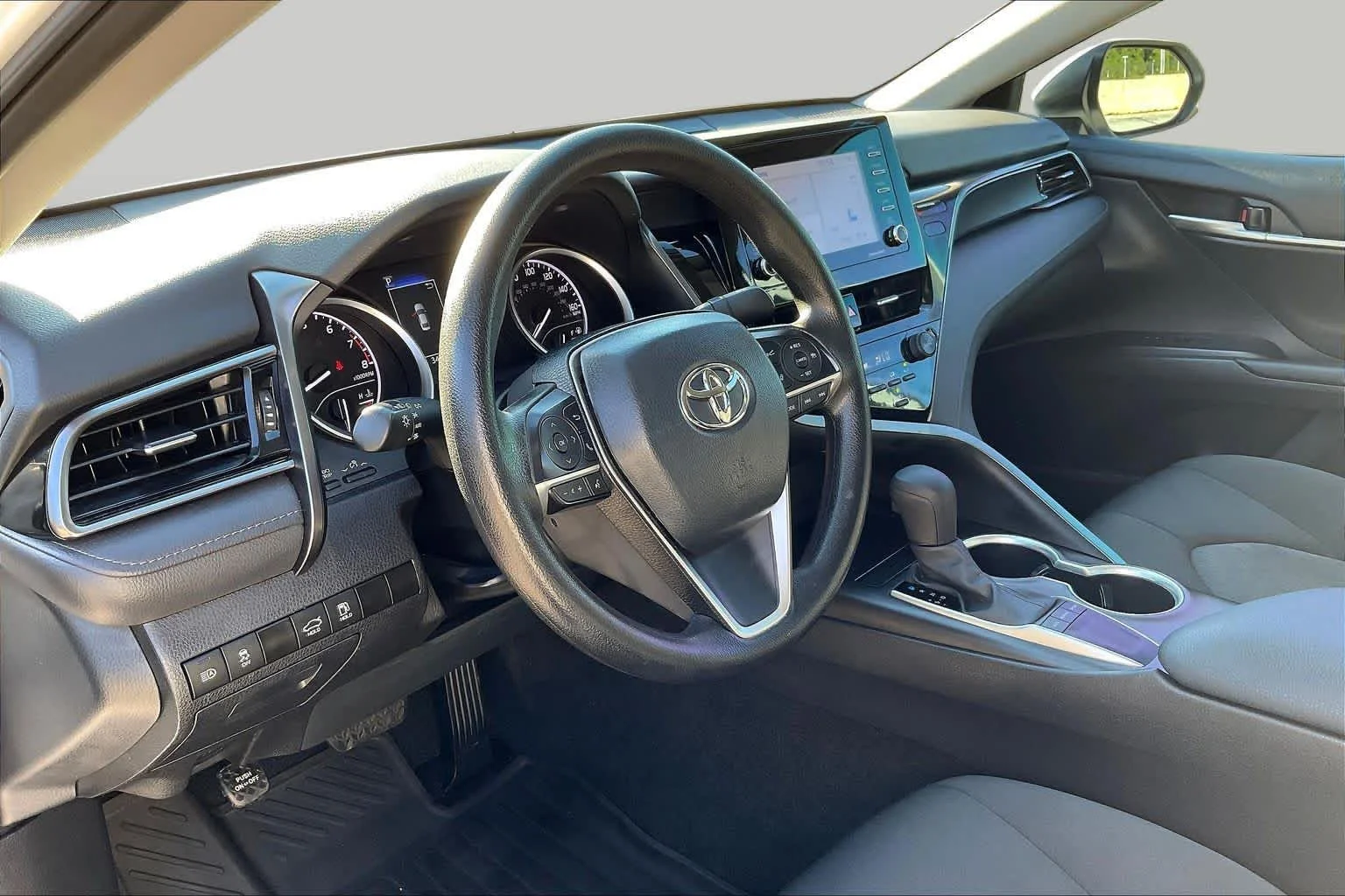 Used 2024 Ice Cap Toyota LE image 17