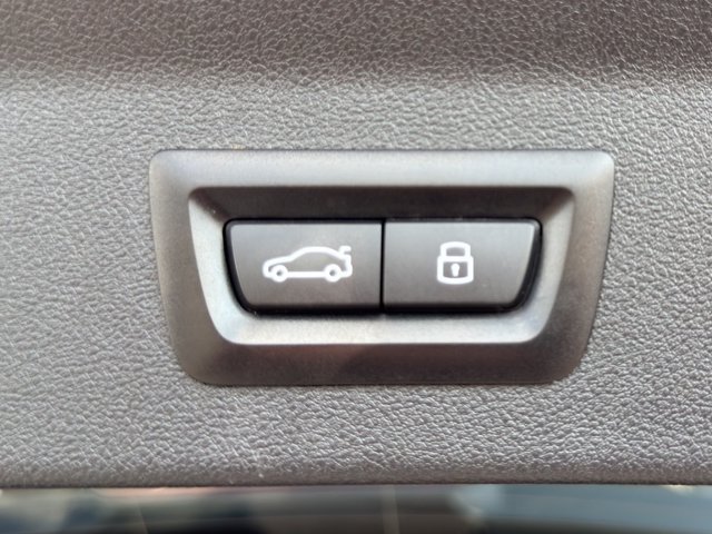 Used 2023 Dark Graphite Metallic BMW xDrive30i image 26