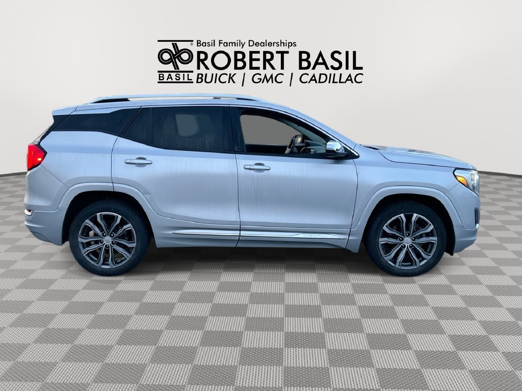 Used 2019 Silver GMC Denali image 9