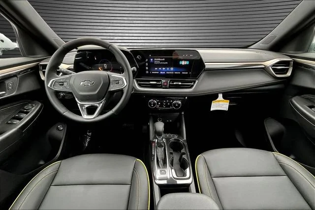 New 2026 Iridescent Pearl Tricoat Chevrolet ACTIV image 5