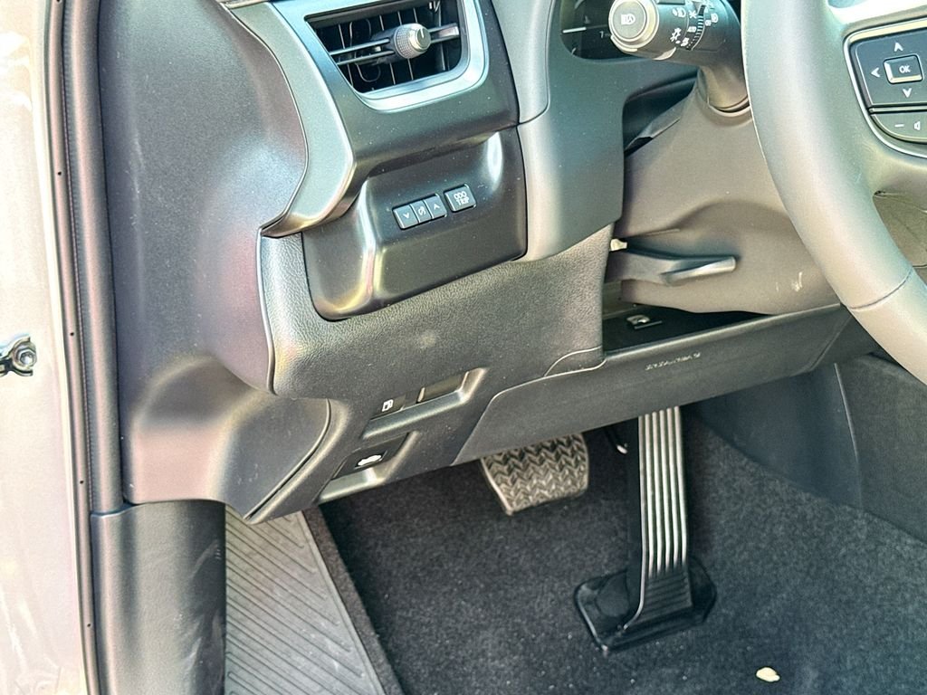 New 2026 Iridium with Obsidian roof Lexus F SPORT DESIGN image 17