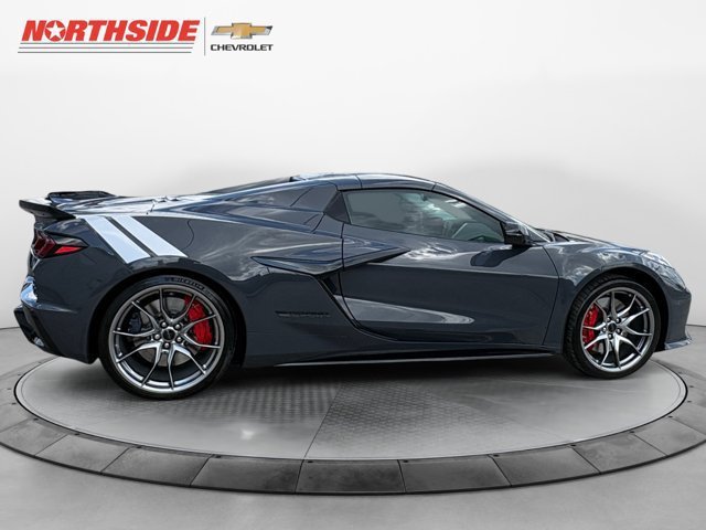 New 2027 Pitch Gray Metallic Chevrolet 3LT image 9