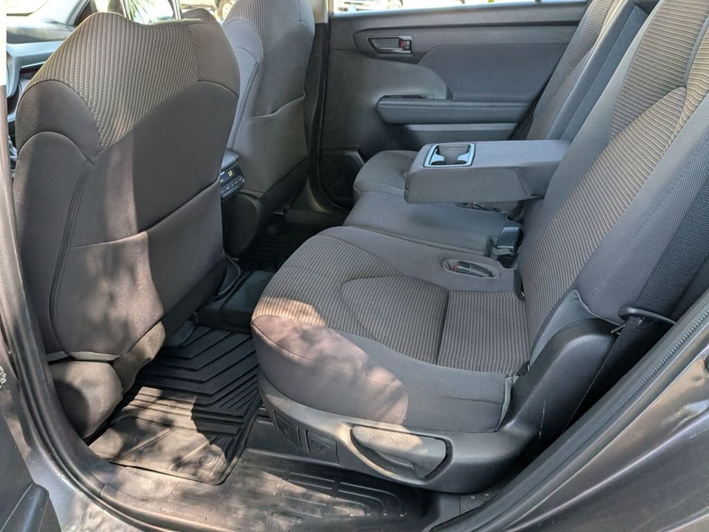 Used 2022 Gray Toyota L image 24