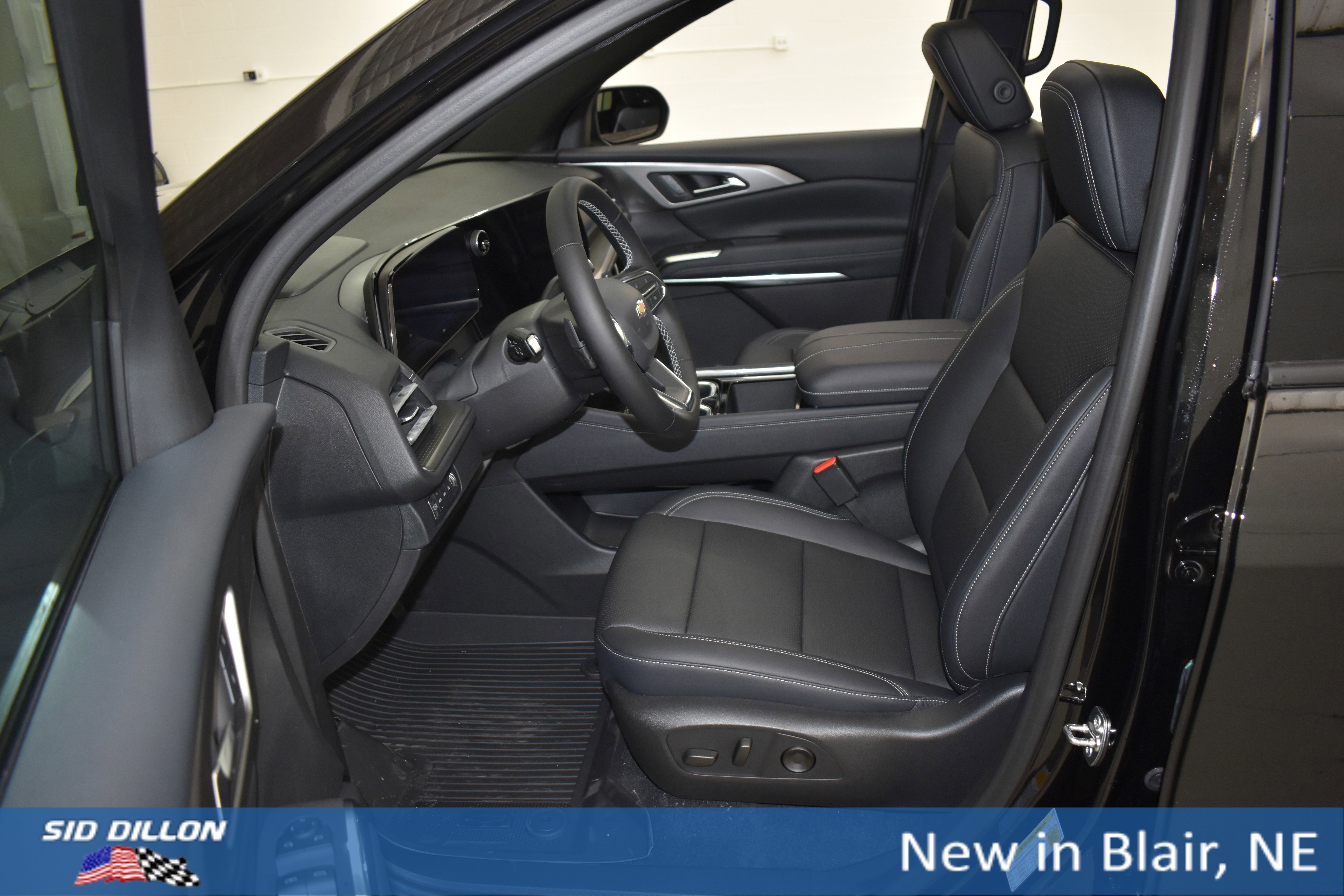 New 2026 Mosaic Black Metallic Chevrolet LT image 8