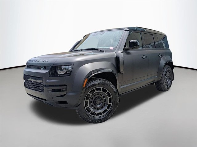 2026 Land Rover Defender OCTA Black